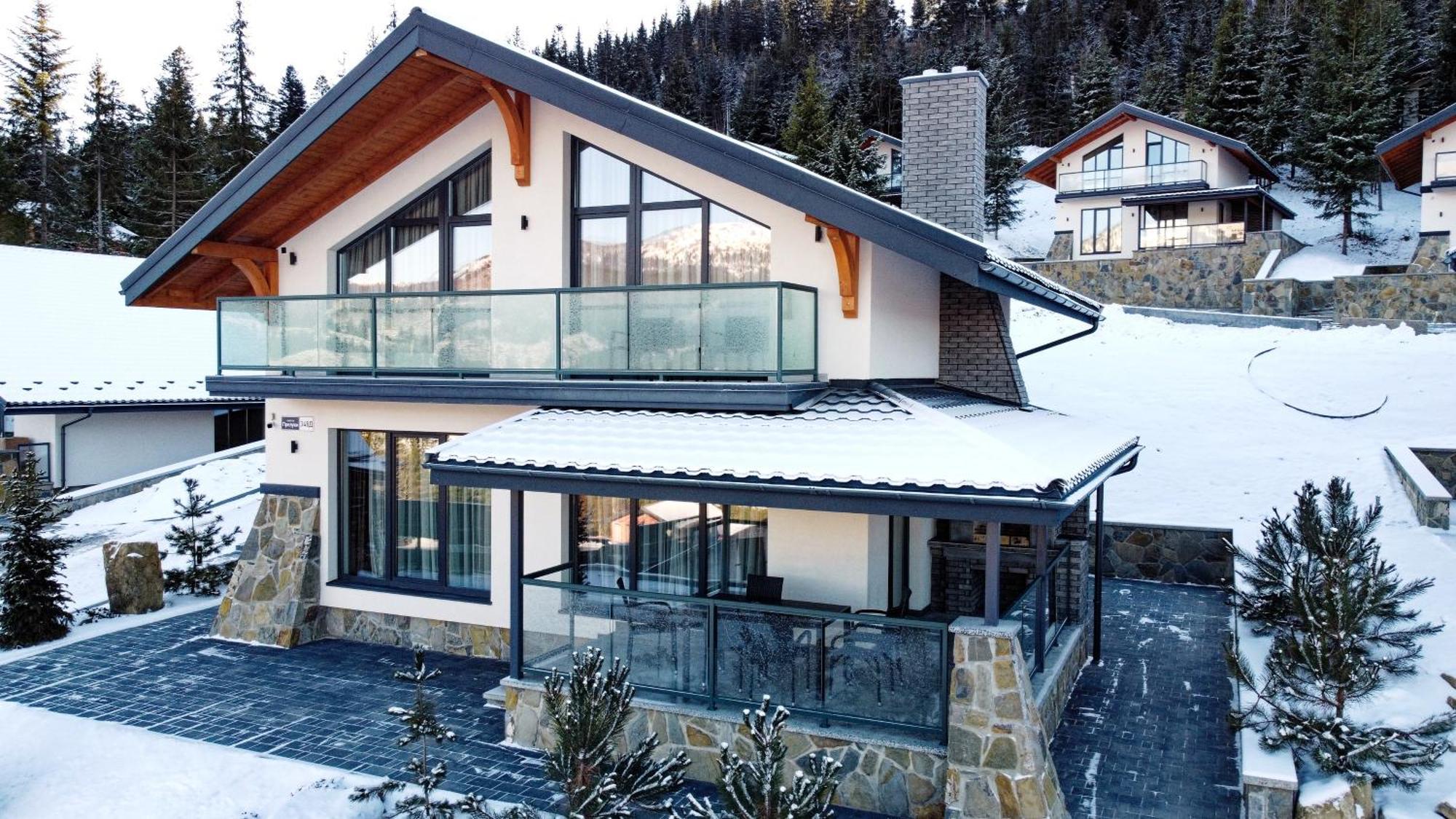 Chalet Ecoberghaus - котеджне містечко Bukovel