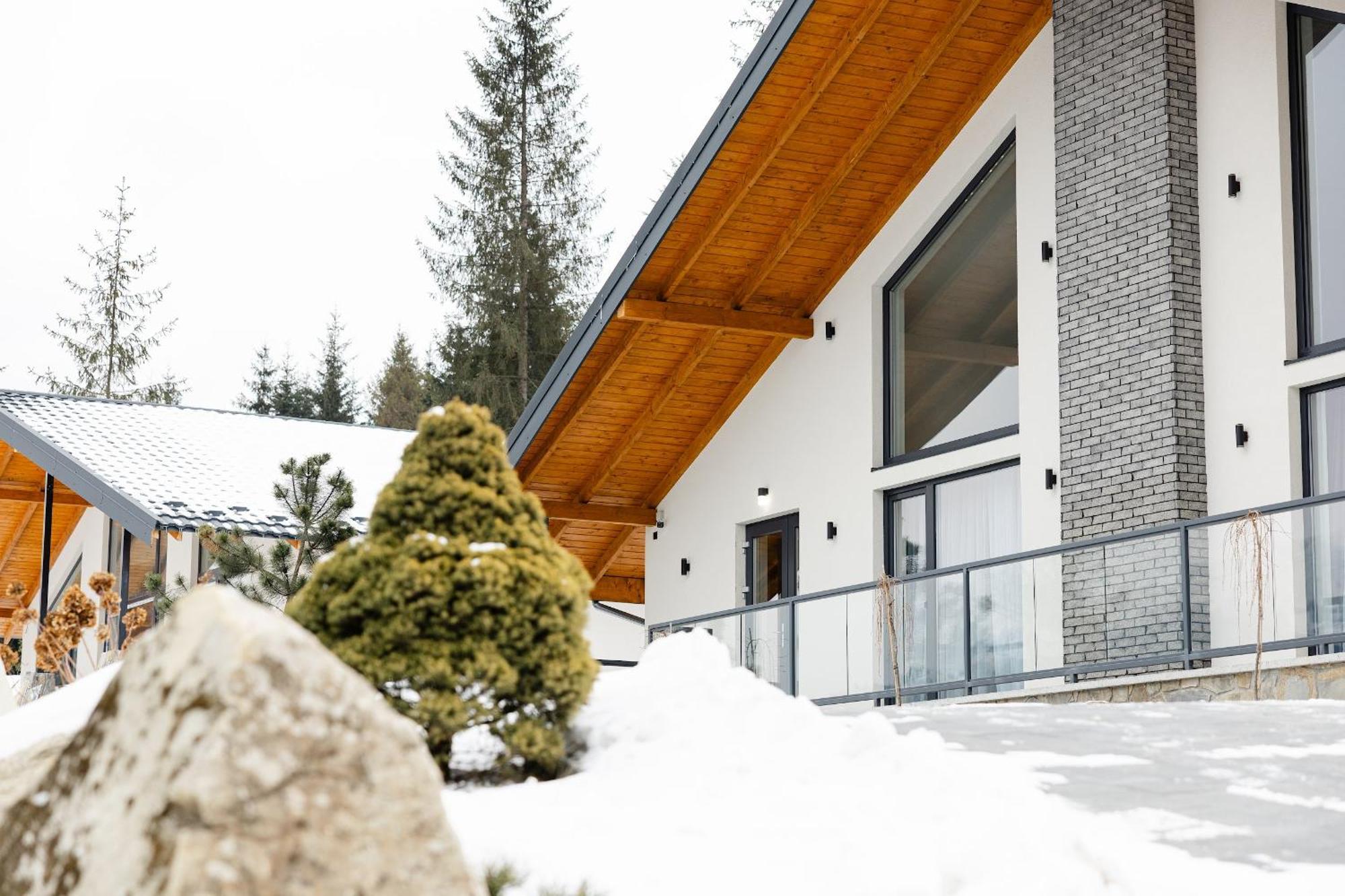 Chalet Ecoberghaus - котеджне містечко Bukovel
