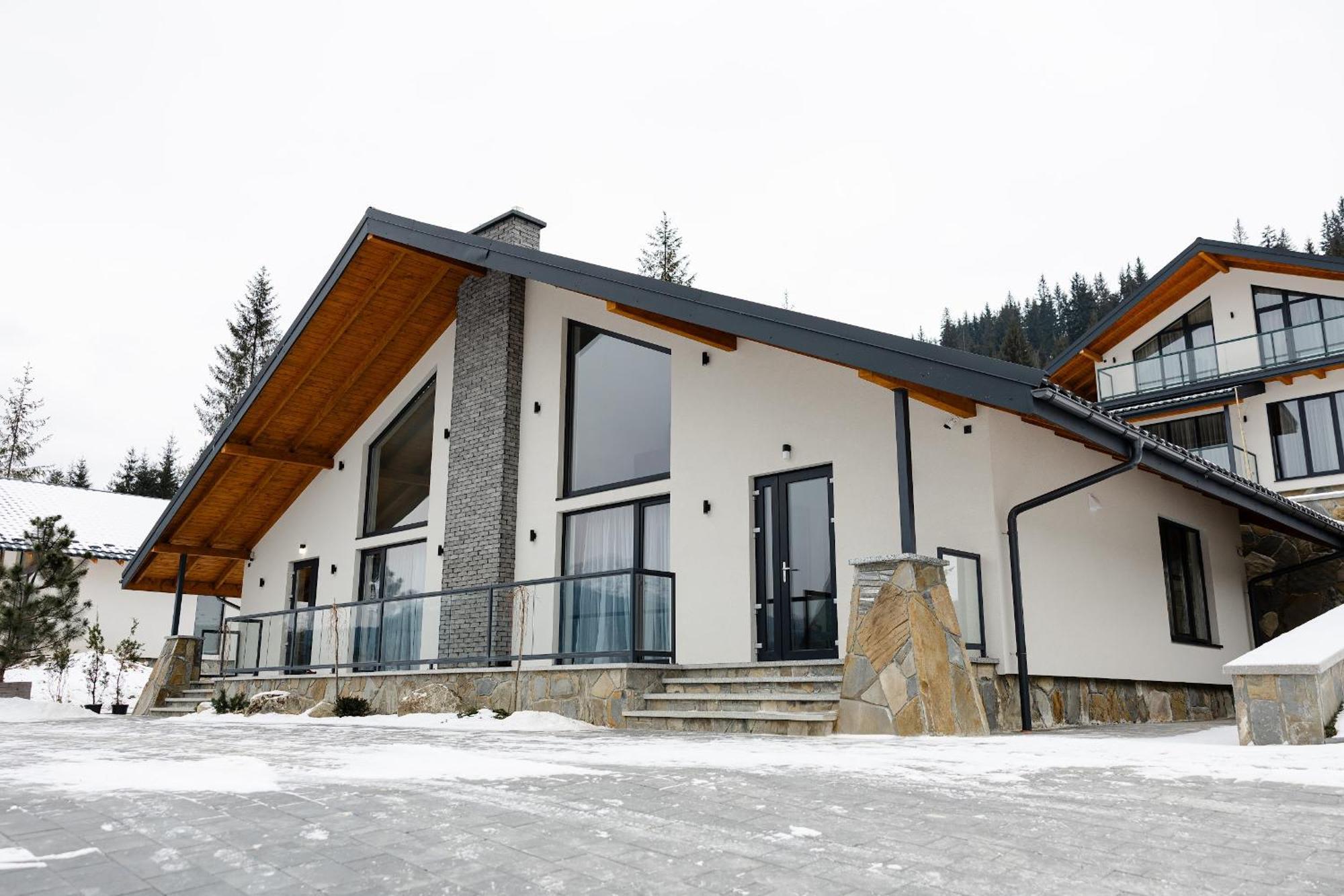 Chalet Ecoberghaus - котеджне містечко Bukovel